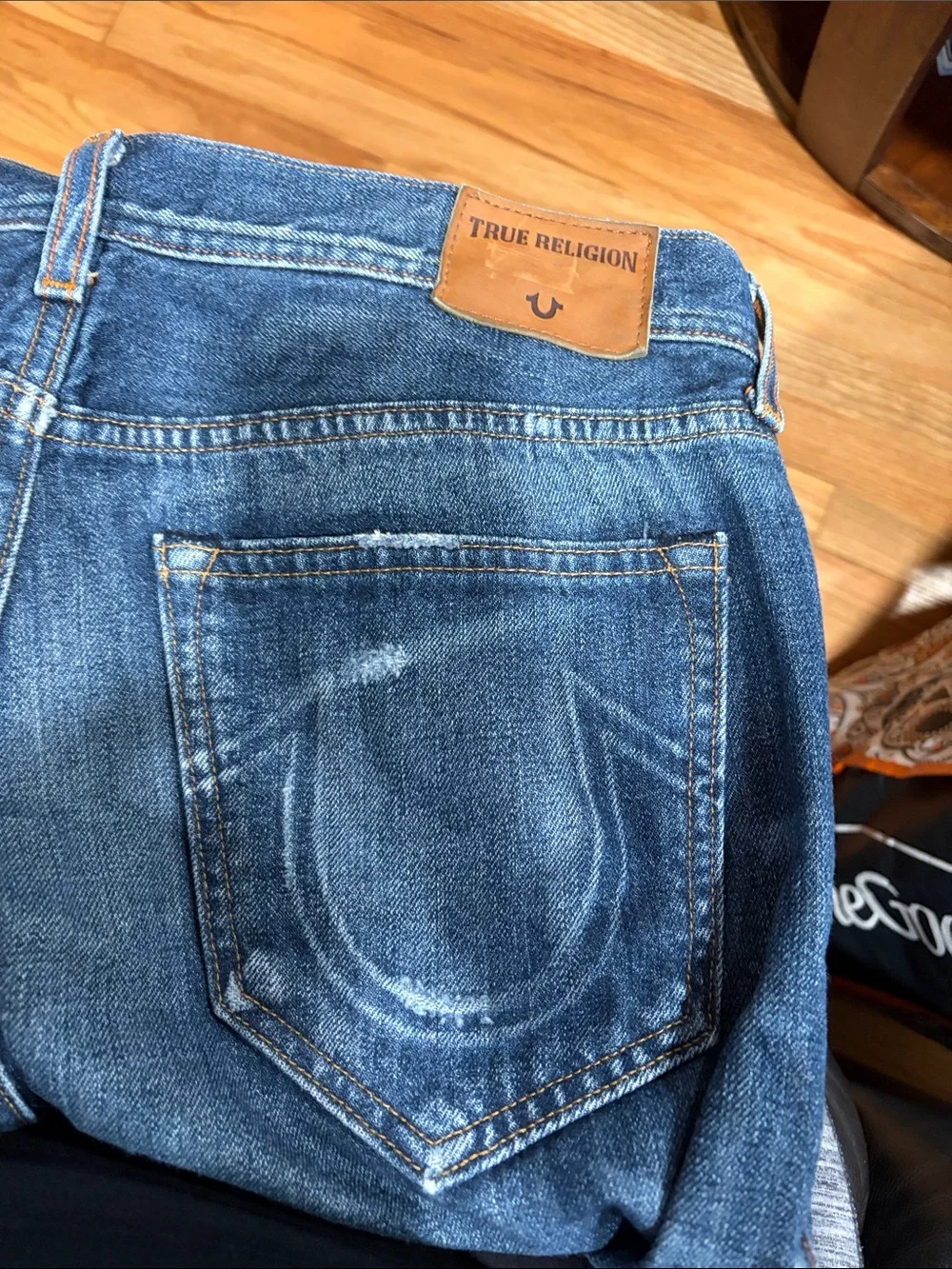 Final sale-True Religion Men's Faded Blue Slim Straight Jeans 32x30
